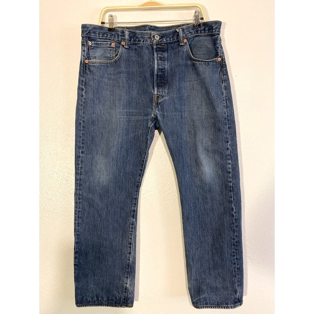 Levi’s 501 Men’s Button Fly Jeans Size 38/30